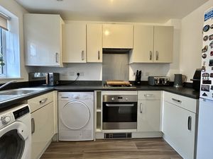 Kitchen- click for photo gallery